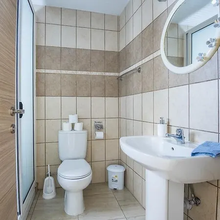Artemis Apartment *